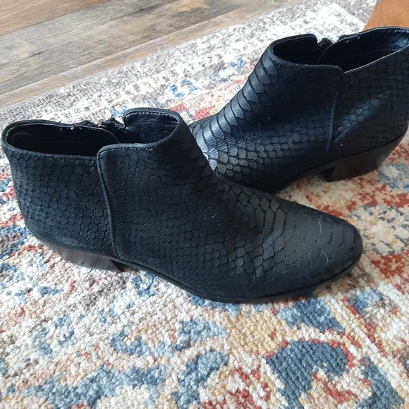 Sam Edelman black snake skin booties - Picture 4 of 9
